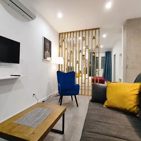Ferola Homes Apartament *