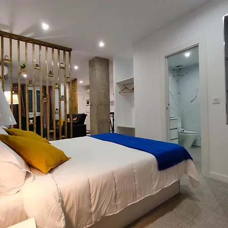 Ferola Homes Apartament *