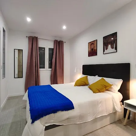 Ferola Homes Apartament *
