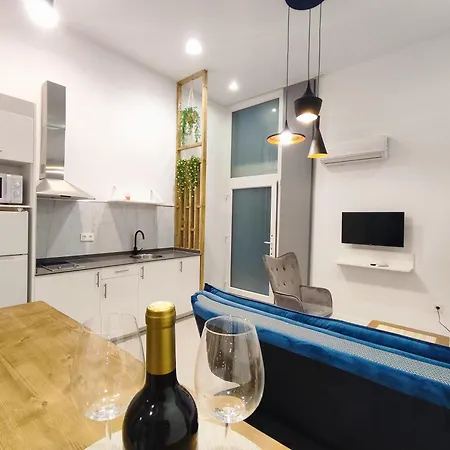 Apartament Ferola Homes *