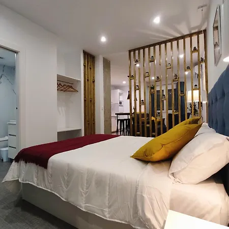 Ferola Homes Apartament *